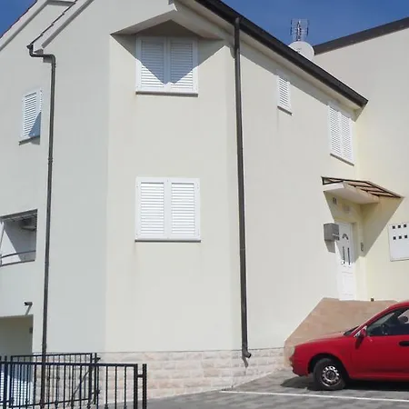 Sanja アパート プリモシュテン